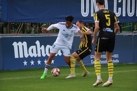 Un buen Marbella FC salva un partido incómodo ante el San Roque (2-1)