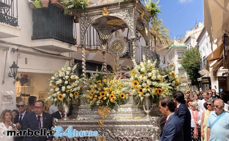 Marbella vive en las calles la festividad del Corpus Christi con fervor