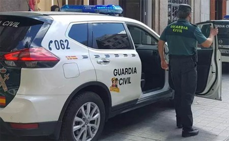 Desarticulan un punto de venta de droga en una tienda de San Pedro Alcántara