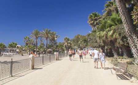 Mayo deja otra bajada de turistas y de pernoctaciones en Marbella