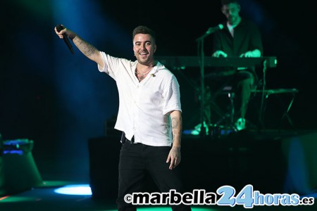 Beret emociona en Marbella y apadrina el sueño de la cantante Liane
