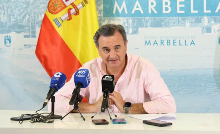 Tras disparar la deuda, el PP anuncia en Marbella presupuesto récord para 2026 