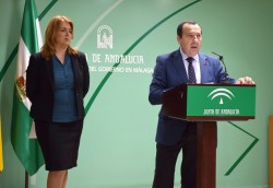 La Junta presenta en Málaga la nueva ley que blindará el sistema sanitario