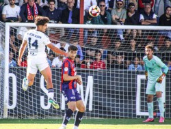 El Marbella FC desperdicia su primer "match-ball" por amarrar el playoff